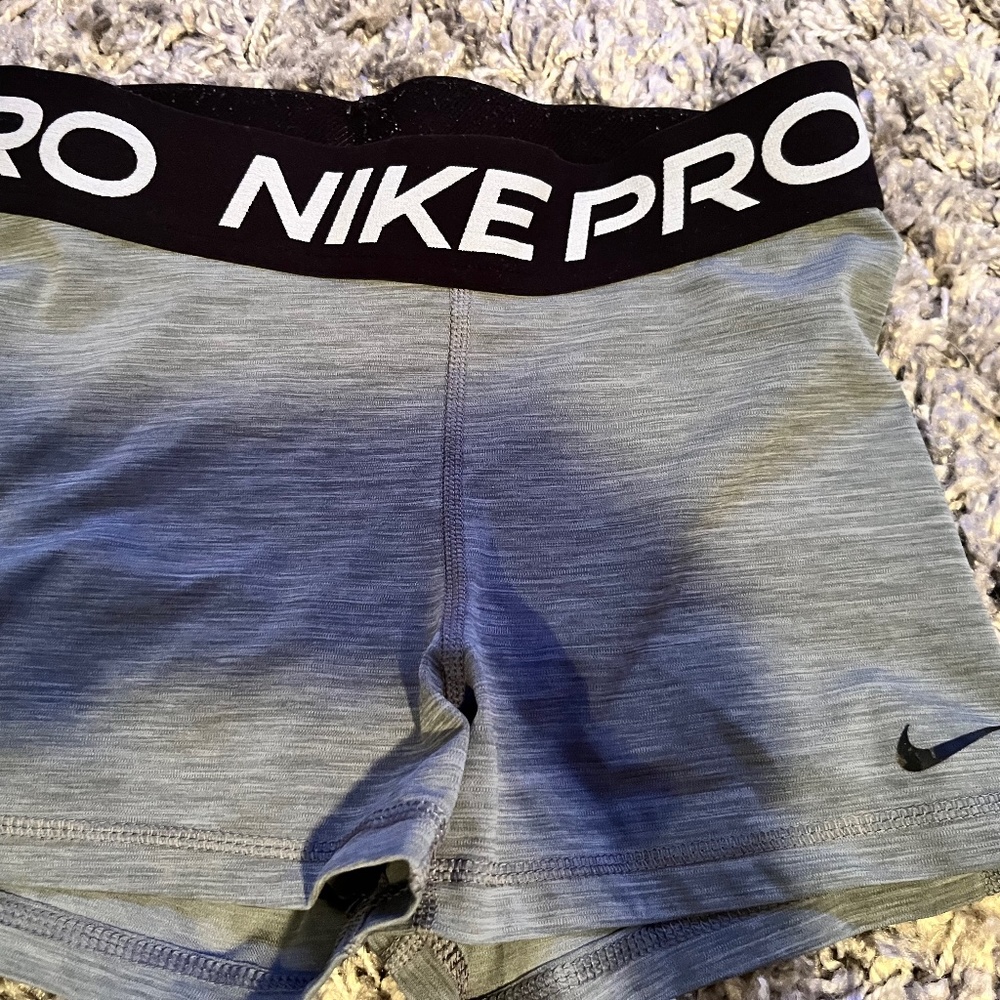Nike pro